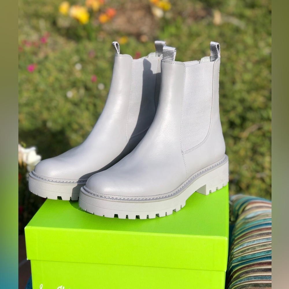 Sam Edelman Women’s Chelsea Leather Boot